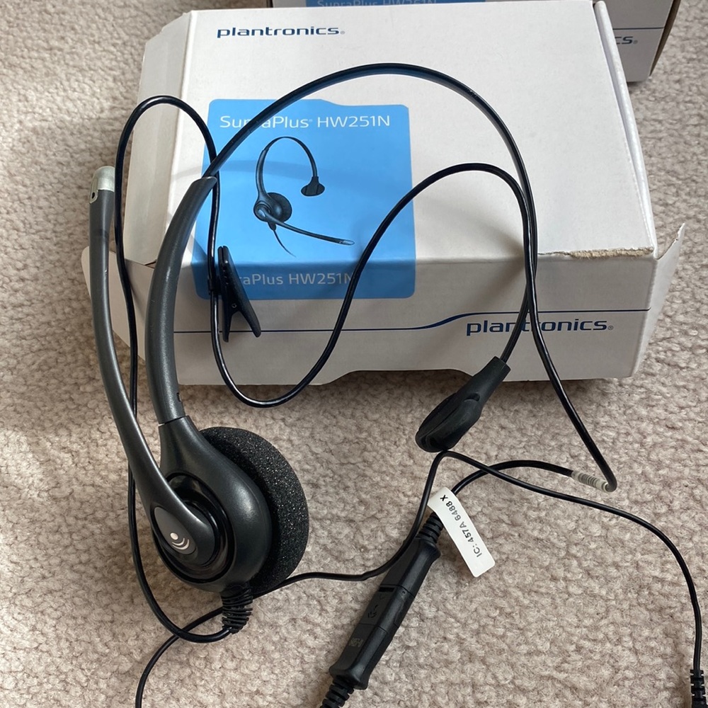 Used plantronics HW251n 2 headsets